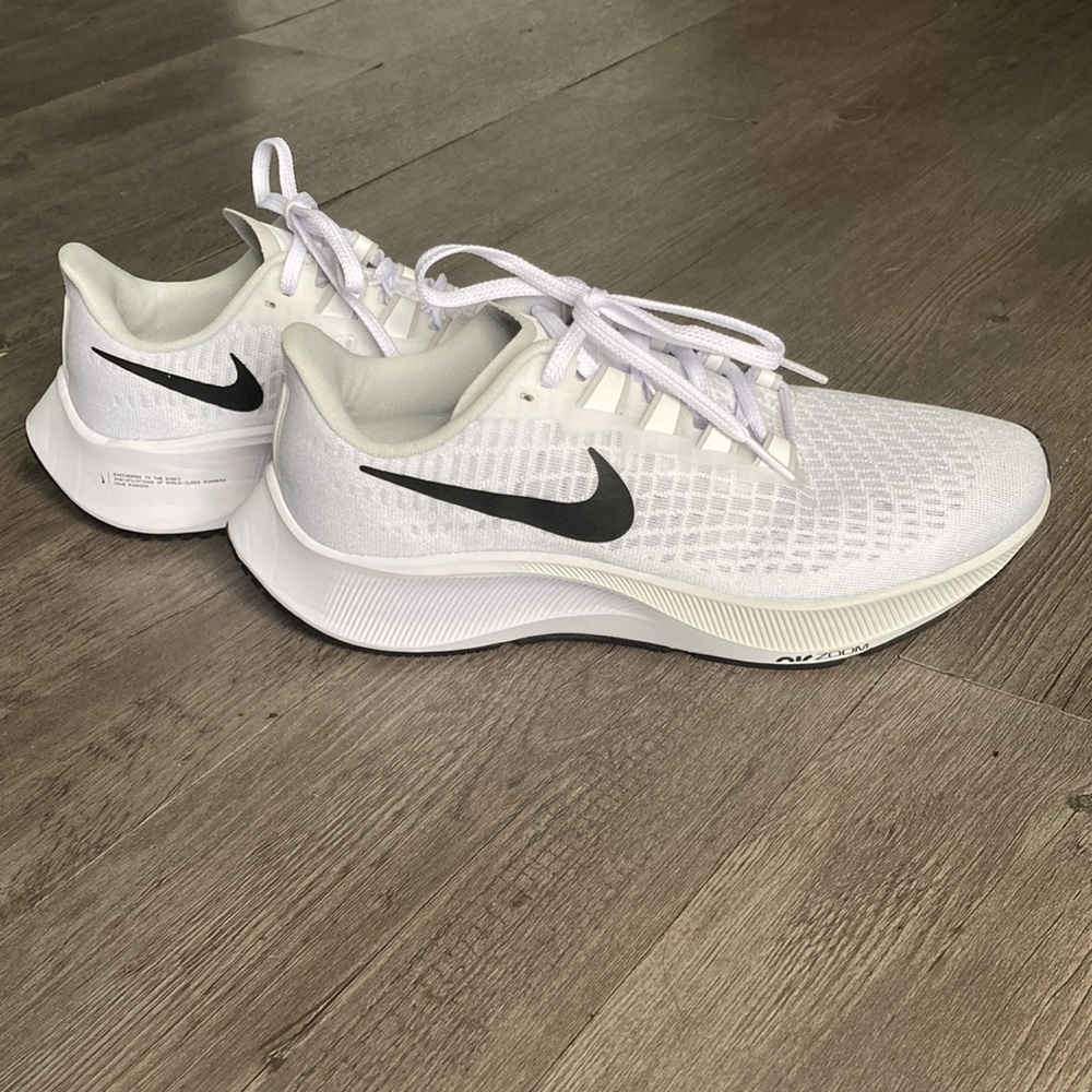 Like New Women’s Nike Air Zoom Pegasus 37 Running Shoes - Picture 12 of 16